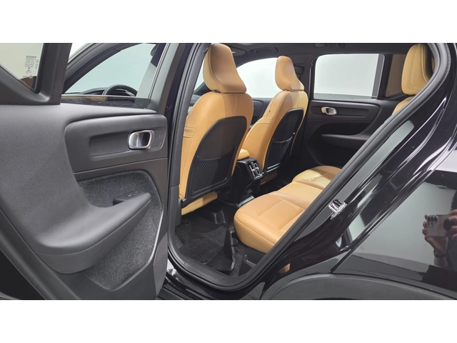 Volvo XC40 B4 Inscription - автомобили, коли, обяви за нови и употребявани 11