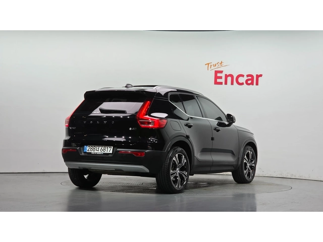 Volvo XC40 B4 Inscription - автомобили, коли, обяви за нови и употребявани 1