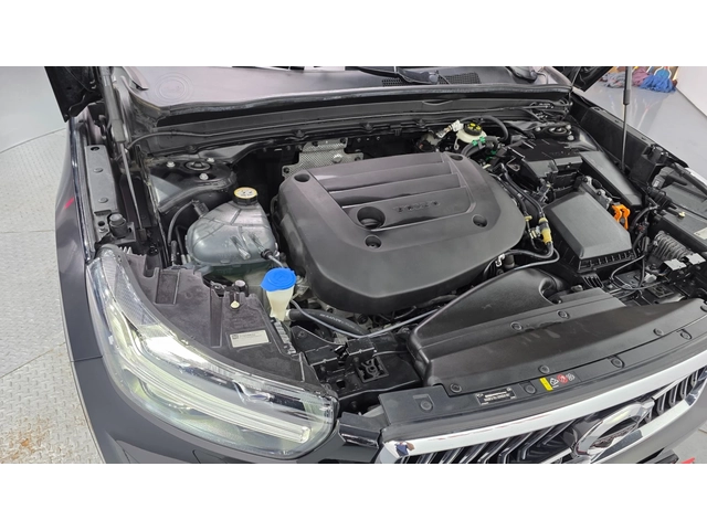 Volvo XC40 B4 Inscription - автомобили, коли, обяви за нови и употребявани 5
