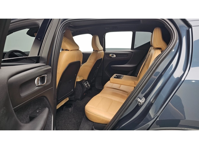 Volvo XC40 B4 Inscription - автомобили, коли, обяви за нови и употребявани 11