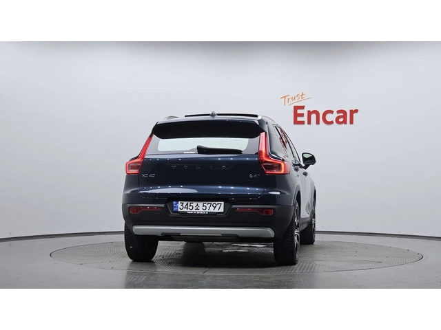 Volvo XC40 B4 Inscription - автомобили, коли, обяви за нови и употребявани 3