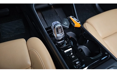 Volvo XC40 B4 Inscription - автомобили, коли, обяви за нови и употребявани 8