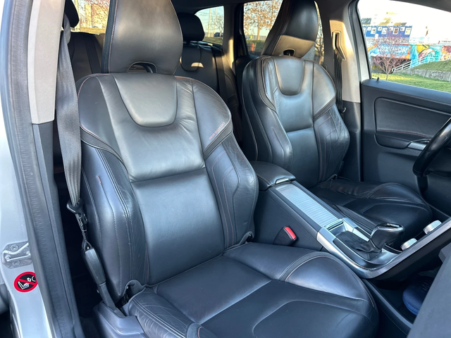 Volvo XC60 2.4D* OCEAN RACE* 4Х4* АВТОМАТИК* - автомобили, коли, обяви за нови и употребявани 12