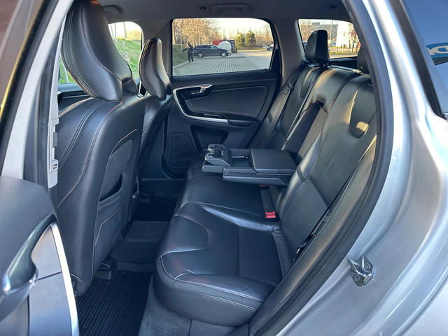 Volvo XC60 2.4D* OCEAN RACE* 4Х4* АВТОМАТИК* - автомобили, коли, обяви за нови и употребявани 13