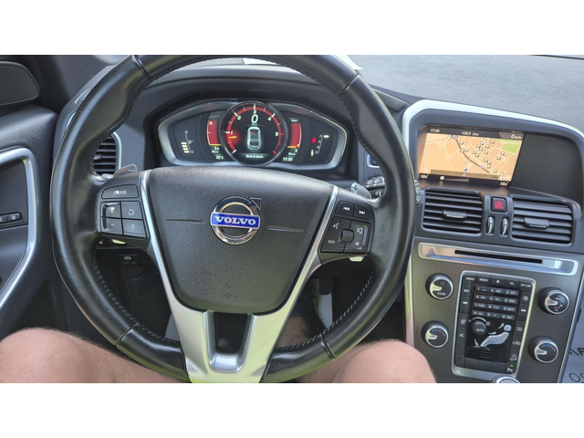 Volvo XC60 2.4 D5 100%РЕАЛНИ FULL 4Х4 ЛИЗИНГ ВИДЕО - автомобили, коли, обяви за нови и употребявани 2