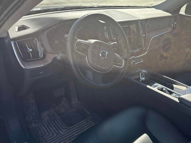 Volvo XC60 2.0L 4cyl AWD - автомобили, коли, обяви за нови и употребявани 4