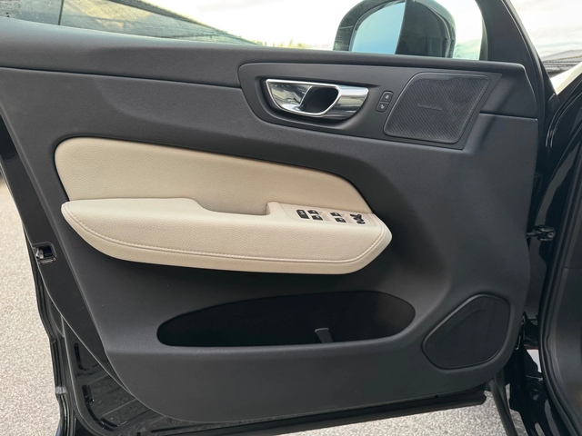 Volvo XC60 2.0D-D4-AWD-HARMAN KARDON-BLIND SPOT-PILOT ASSIST - автомобили, коли, обяви за нови и употребявани 7