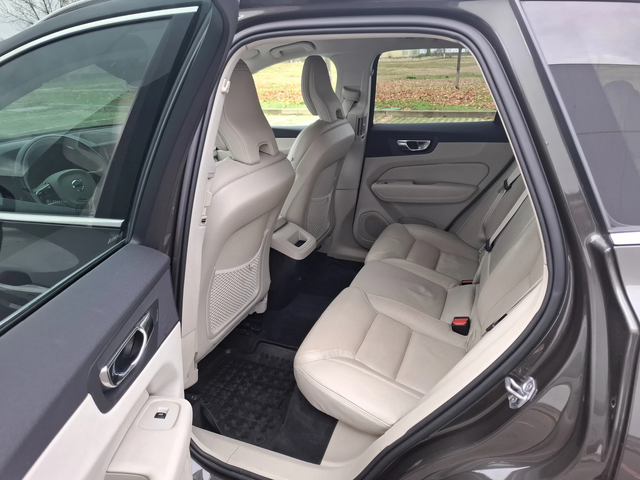 Volvo XC60 2.0HYBRID Face Lift Navi Пдгрев Общуване Камера - автомобили, коли, обяви за нови и употребявани 6