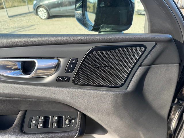 Volvo XC60 B4 AWD INSCRIPTION - автомобили, коли, обяви за нови и употребявани 10