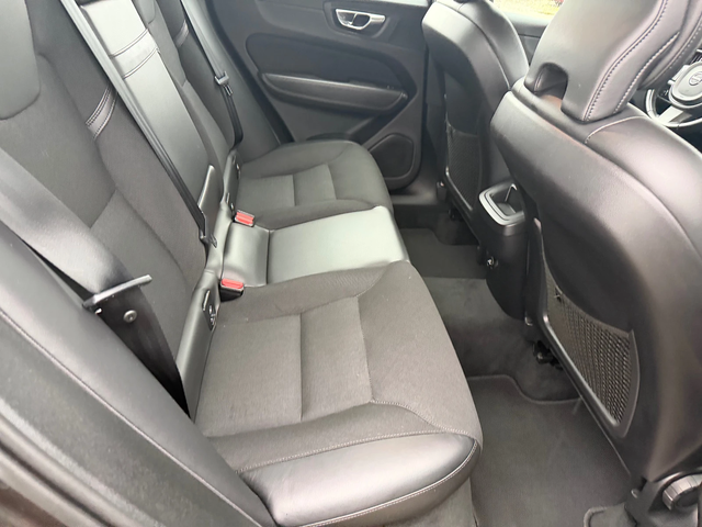 Volvo XC60 B4 AWD (KATO НОВА) - автомобили, коли, обяви за нови и употребявани 12