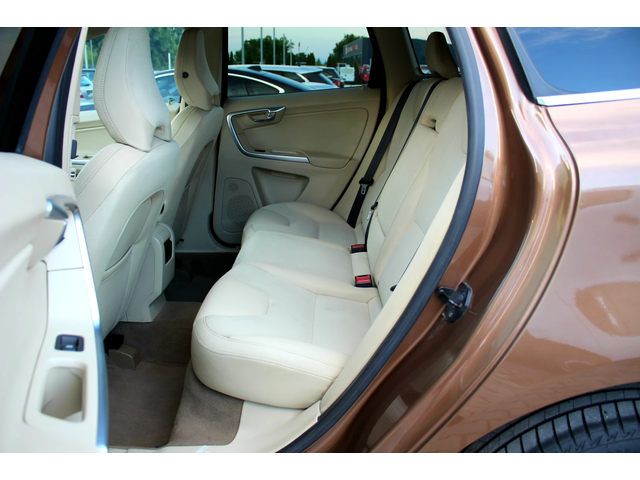 Volvo XC60 2.4D ЛИЗИНГ - автомобили, коли, обяви за нови и употребявани 14