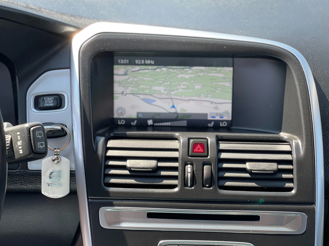 Volvo XC60 2.4D4 AWD - автомобили, коли, обяви за нови и употребявани 11