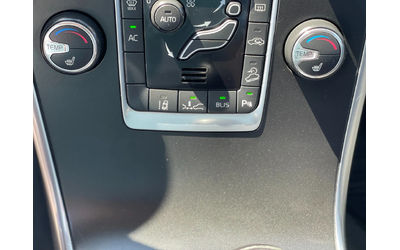 Volvo XC60 2.4D4 AWD - автомобили, коли, обяви за нови и употребявани 13