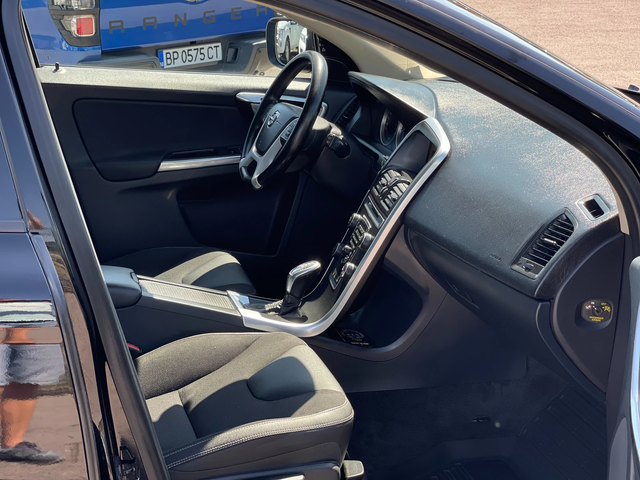 Volvo XC60 2.4D4 AWD - автомобили, коли, обяви за нови и употребявани 7