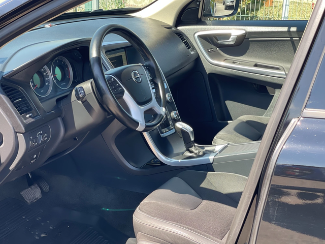 Volvo XC60 2.4D4 AWD - автомобили, коли, обяви за нови и употребявани 9