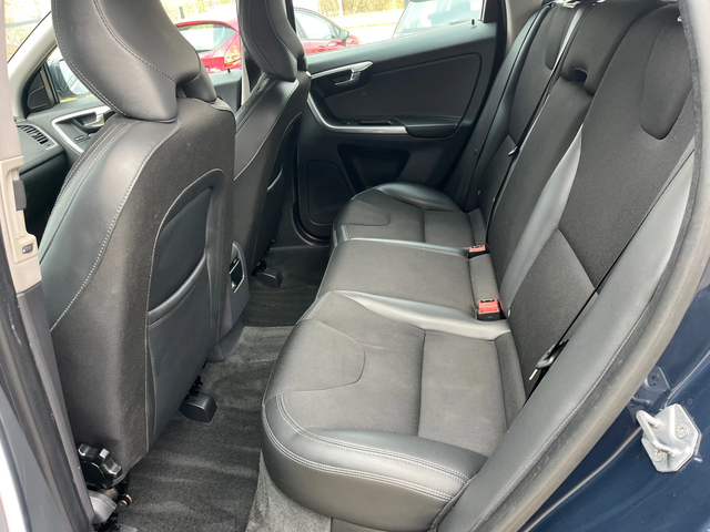 Volvo XC60 2.4 D 4x4 - автомобили, коли, обяви за нови и употребявани 14