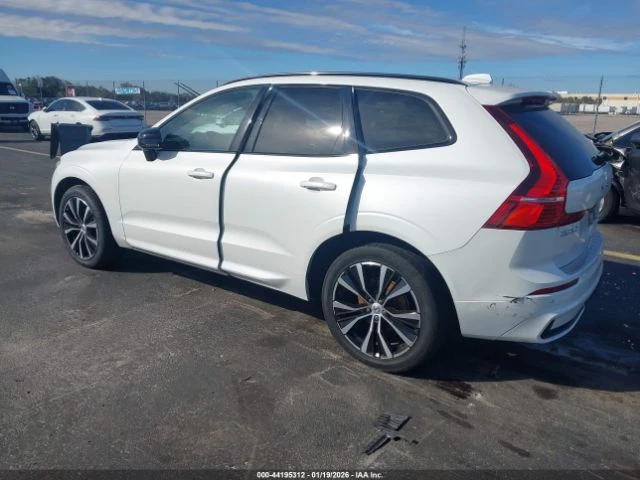 Volvo XC60 B5 PLUS DARK THEME - автомобили, коли, обяви за нови и употребявани 2