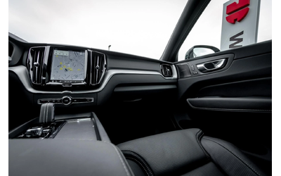 Volvo XC60 R-Design - автомобили, коли, обяви за нови и употребявани 7