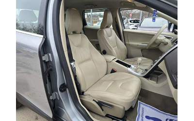 Volvo XC60 2.4D4 4Х4 163к.с - автомобили, коли, обяви за нови и употребявани 11