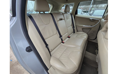 Volvo XC60 2.4D4 4Х4 163к.с - автомобили, коли, обяви за нови и употребявани 13