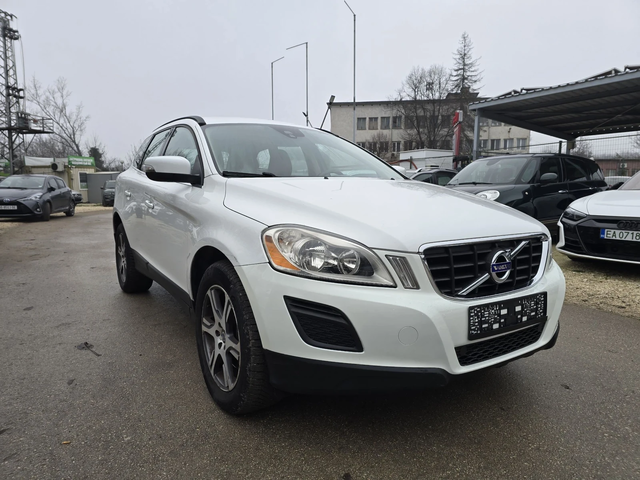 Volvo XC60 2.4d 163к.с 4x4 6 скорости - автомобили, коли, обяви за нови и употребявани 1