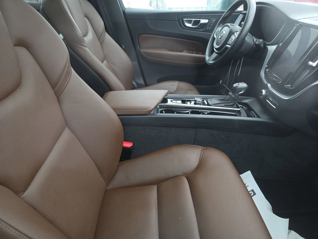 Volvo XC60 T5* MOMENTUM* ДИГИТАЛНО* ТАБЛО* 360КАМЕРА* LANE* A - автомобили, коли, обяви за нови и употребявани 10