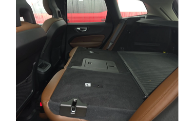 Volvo XC60 T5* MOMENTUM* ДИГИТАЛНО* ТАБЛО* 360КАМЕРА* LANE* A - автомобили, коли, обяви за нови и употребявани 11