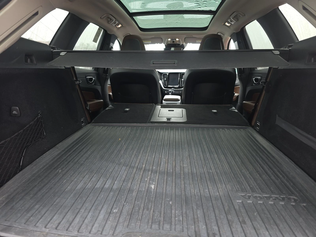 Volvo XC60 T5* MOMENTUM* ДИГИТАЛНО* ТАБЛО* 360КАМЕРА* LANE* A - автомобили, коли, обяви за нови и употребявани 13