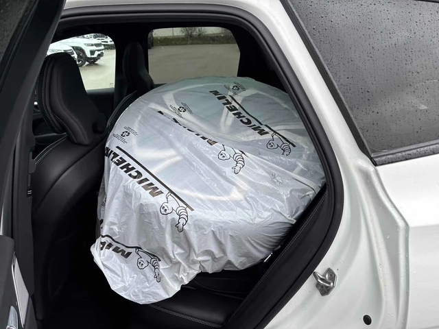 Volvo XC60 * R Design * DISTRONIC* PANO* + ГУМИ - автомобили, коли, обяви за нови и употребявани 16
