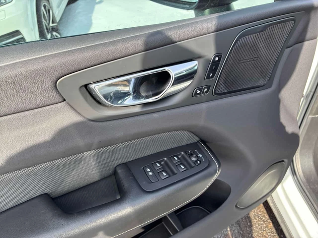 Volvo XC60 | R Design | HARMAN KARDON | MEMORY | PANO | 360 - автомобили, коли, обяви за нови и употребявани 9