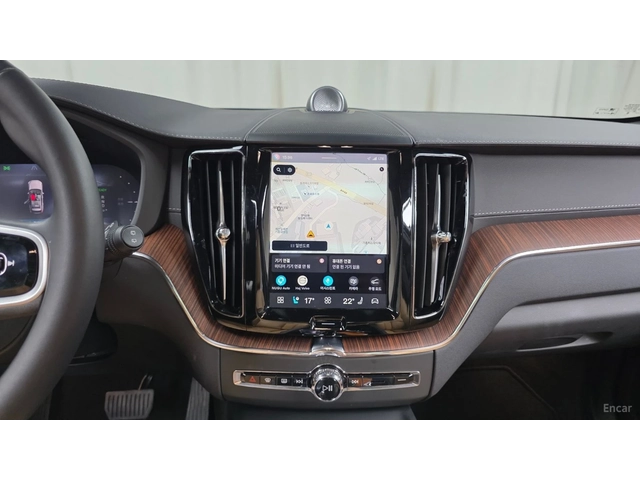 Volvo XC60 T8* ULTRA BRIGHT* BOWERS&WILKINS* ПАНО* 360* HUD* - автомобили, коли, обяви за нови и употребявани 11