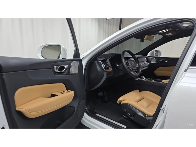 Volvo XC60 T8* ULTRA BRIGHT* BOWERS&WILKINS* ПАНО* 360* HUD* - автомобили, коли, обяви за нови и употребявани 8