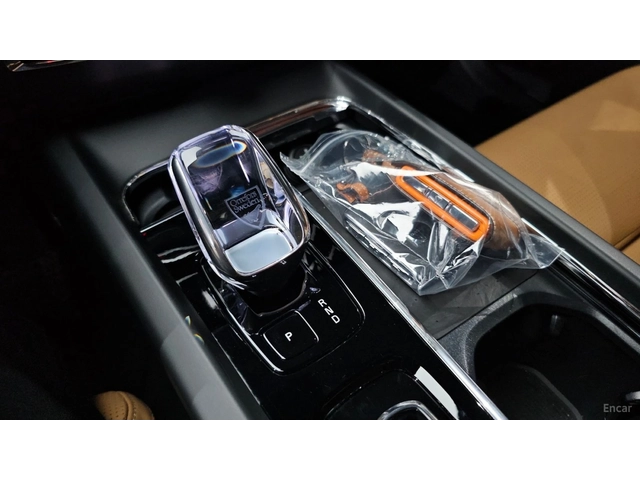 Volvo XC60 B5 Ultra Bright* HUD* 360* МАСАЖИ* КОЖА* ПАНО - автомобили, коли, обяви за нови и употребявани 6