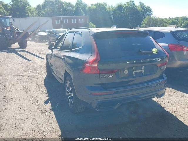 Volvo XC60 * B5* PLUS* DARK* ПАНО* KEYLESS* Camera* ПОДГРЕВ* - автомобили, коли, обяви за нови и употребявани 4