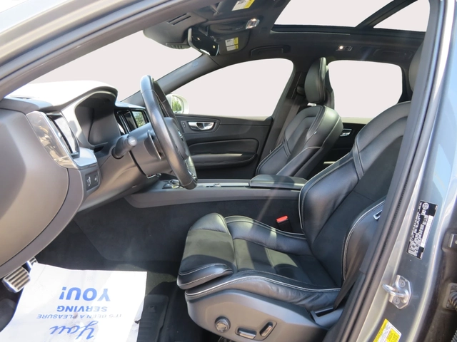 Volvo XC60 T6 AWD R-Design - автомобили, коли, обяви за нови и употребявани 9