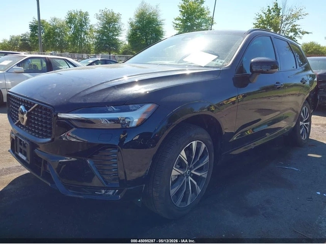 Volvo XC60 B5 Core AWD - автомобили, коли, обяви за нови и употребявани 1