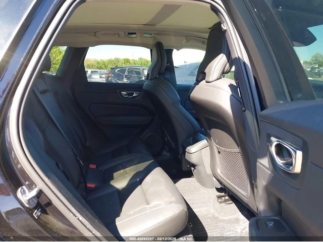 Volvo XC60 B5 Core AWD - автомобили, коли, обяви за нови и употребявани 7
