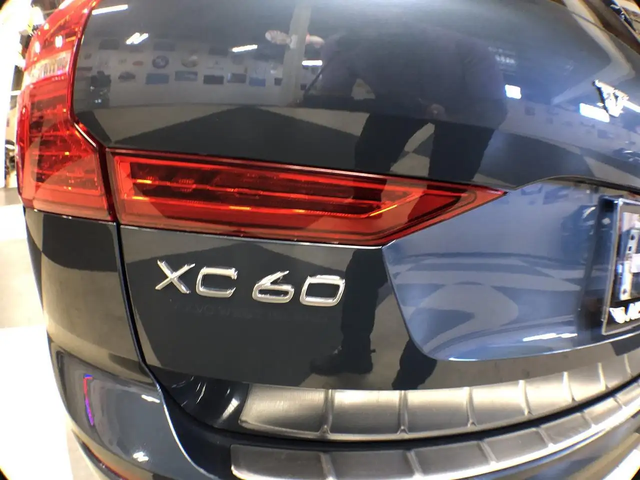 Volvo XC60 MOMENTUM AWD LEATHER PAN/ROOF NAV B/SPOT CAMERA All Wheel Drive - автомобили, коли, обяви за нови и употребявани 13