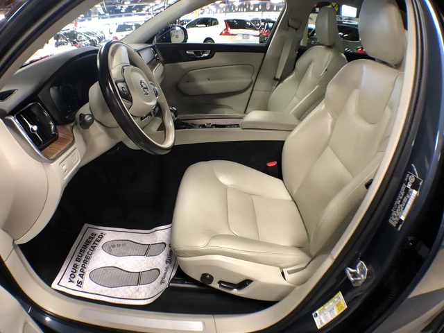 Volvo XC60 MOMENTUM AWD LEATHER PAN/ROOF NAV B/SPOT CAMERA All Wheel Drive - автомобили, коли, обяви за нови и употребявани 17