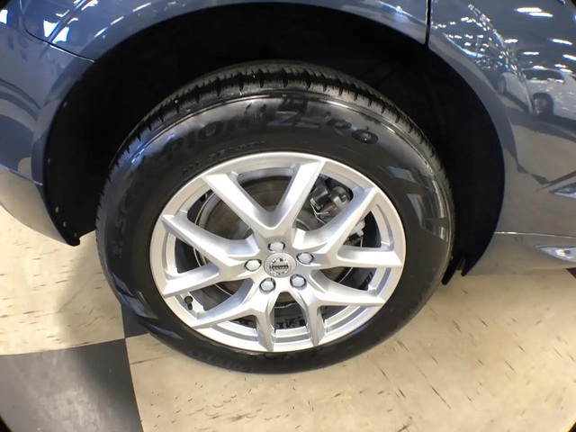 Volvo XC60 MOMENTUM AWD LEATHER PAN/ROOF NAV B/SPOT CAMERA All Wheel Drive - автомобили, коли, обяви за нови и употребявани 8