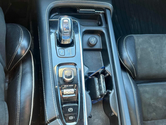 Volvo Xc90 R-design* Hybrid* 360View* Line Assist* Подгрев* П - автомобили, коли, обяви за нови и употребявани 11