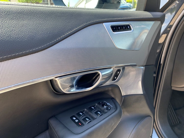 Volvo Xc90 R-Design - автомобили, коли, обяви за нови и употребявани 3