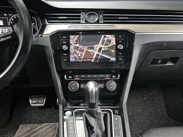 VW Arteon 2.0 Tdi Prestige 4Motion - автомобили, коли, обяви за нови и употребявани 13