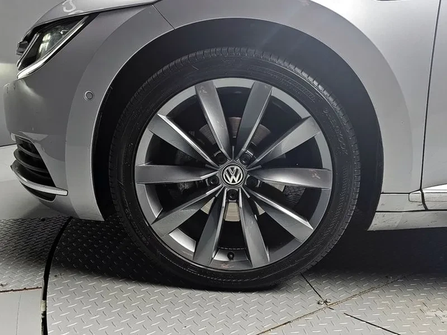 VW Arteon 2.0 Tdi Prestige 4Motion - автомобили, коли, обяви за нови и употребявани 4