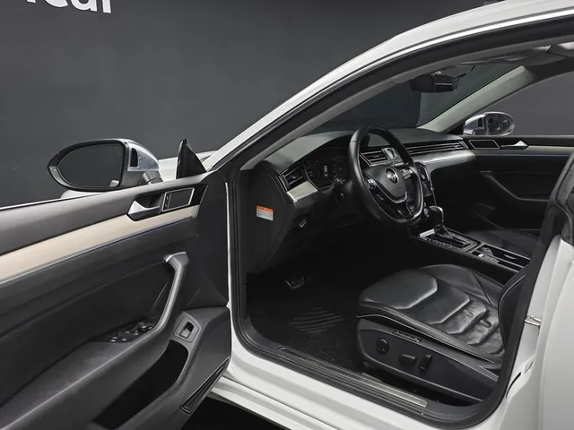 VW Arteon 2.0 TDI Premium - автомобили, коли, обяви за нови и употребявани 9