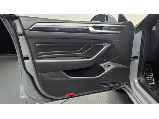 VW Arteon 2.0 TDI 4MOTION / R-line / 360 КАМЕРИ / ПАНОРАМА - автомобили, коли, обяви за нови и употребявани 8