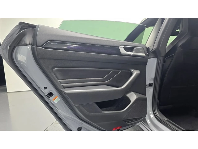 VW Arteon 2.0 TDI 4MOTION / R-line / 360 КАМЕРИ / ПАНОРАМА - автомобили, коли, обяви за нови и употребявани 9