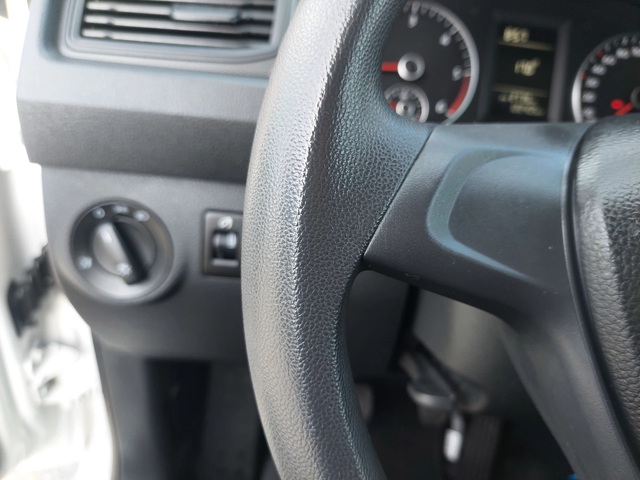 VW Caddy MAXI 2, 0TDI 102ps - автомобили, коли, обяви за нови и употребявани 8