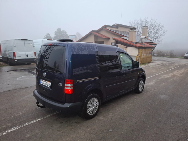 VW Caddy 1.6TDI - автомобили, коли, обяви за нови и употребявани 4