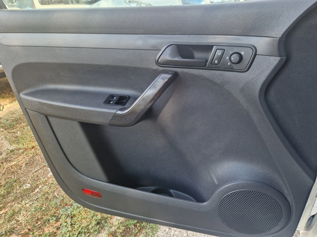 VW Caddy 2.0 бензин метан клима - автомобили, коли, обяви за нови и употребявани 8